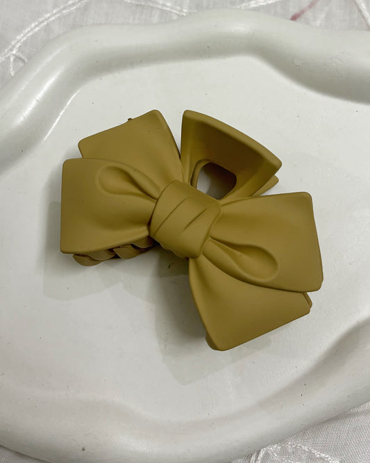 Large Bow Claw (coffee)