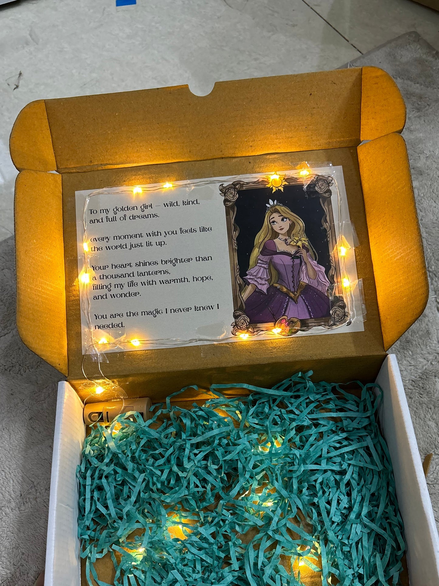 Rapunzel sticker with lights (1 sticker inside the box, 1 outside the box)