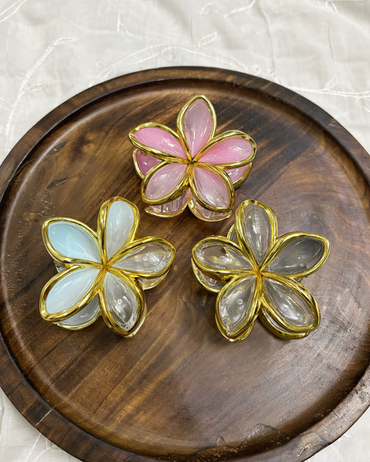 Metallic flower claw combo