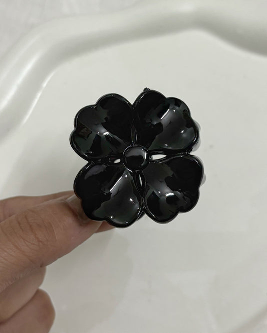 Clover claw (black)