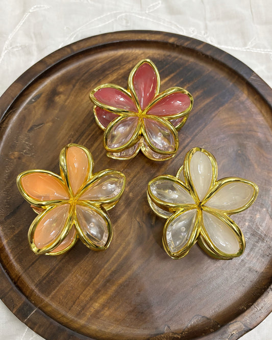Metallic flower claw combo