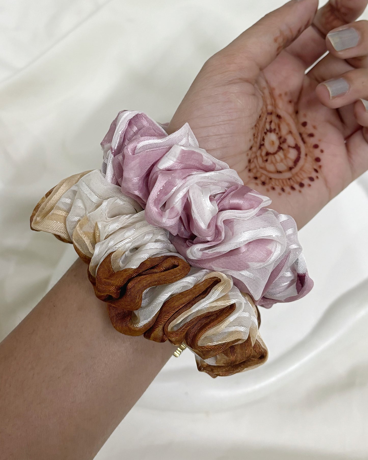 Ruffled scrunchie (set of 2)