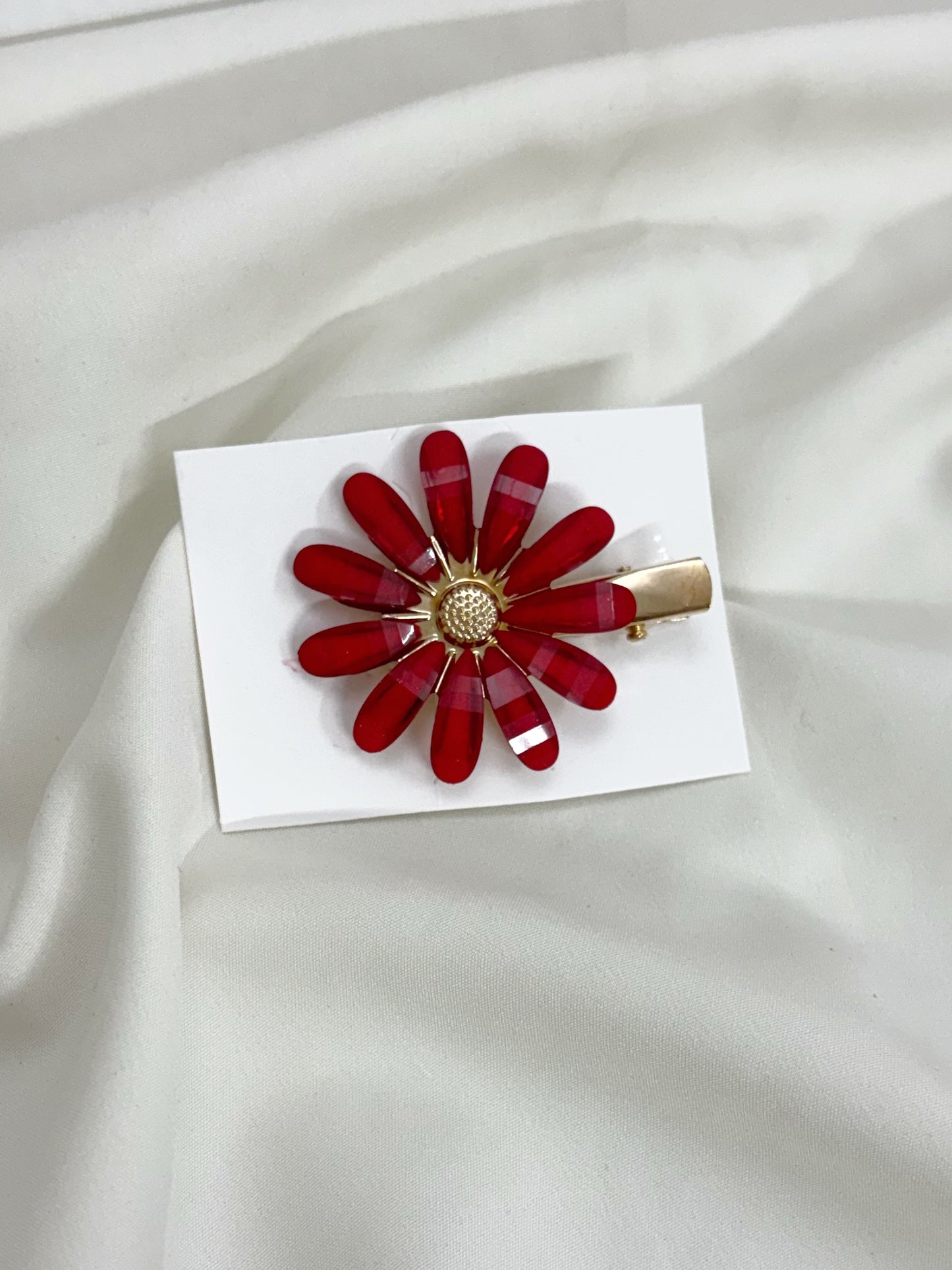 Medium daisy clip