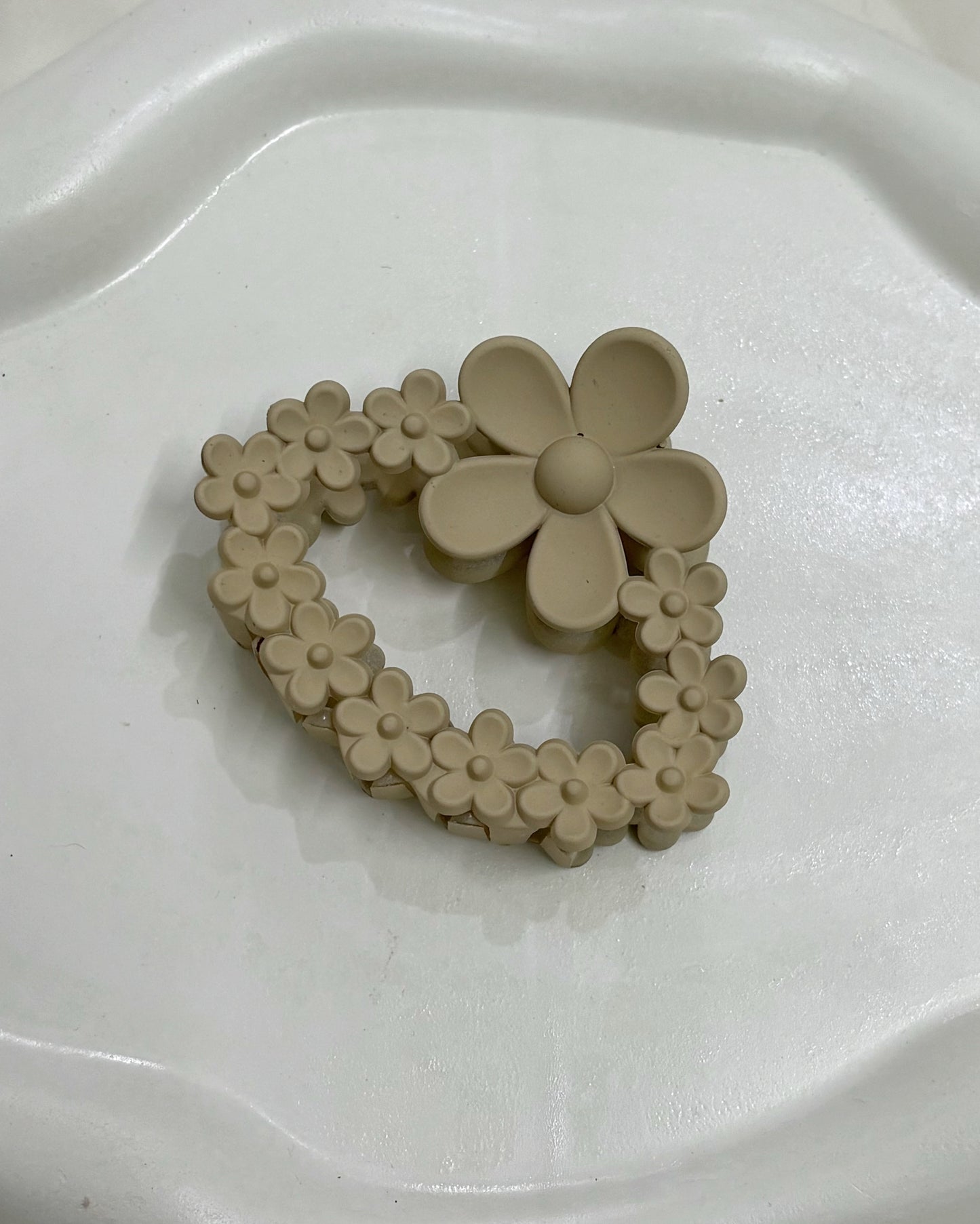 Tiara claw (beige)
