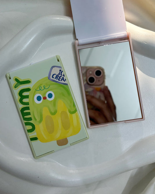 Cute pocket mirror