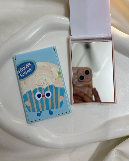 Cute pocket mirror