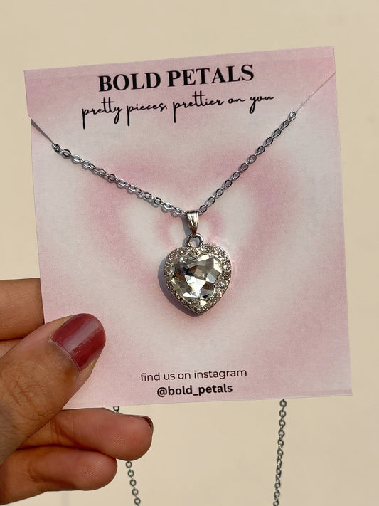 Frosted heart pendant 🕰️🏃‍♀️