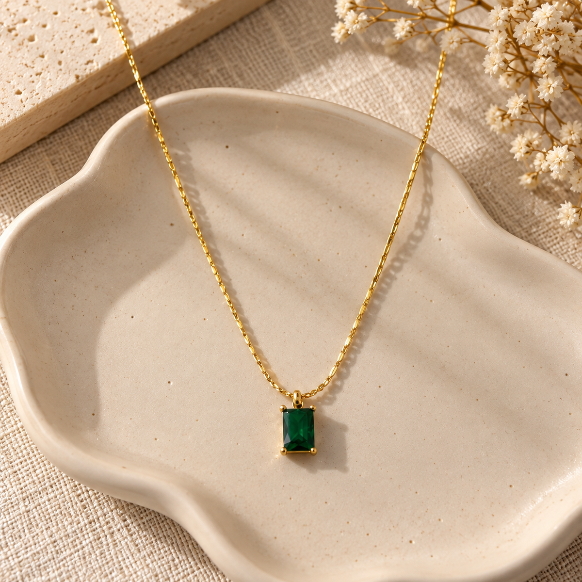 Emerald pendant