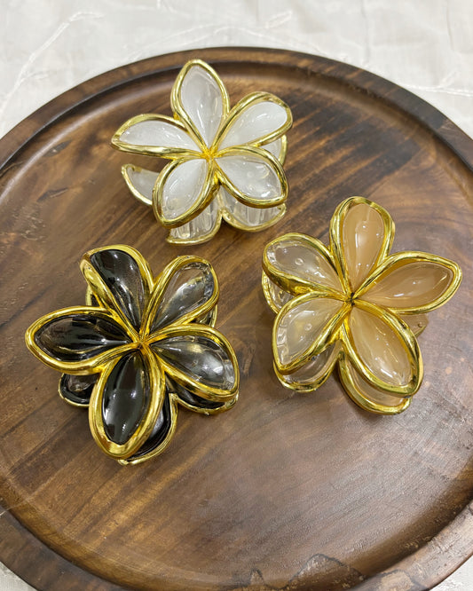 Metallic flower claw combo