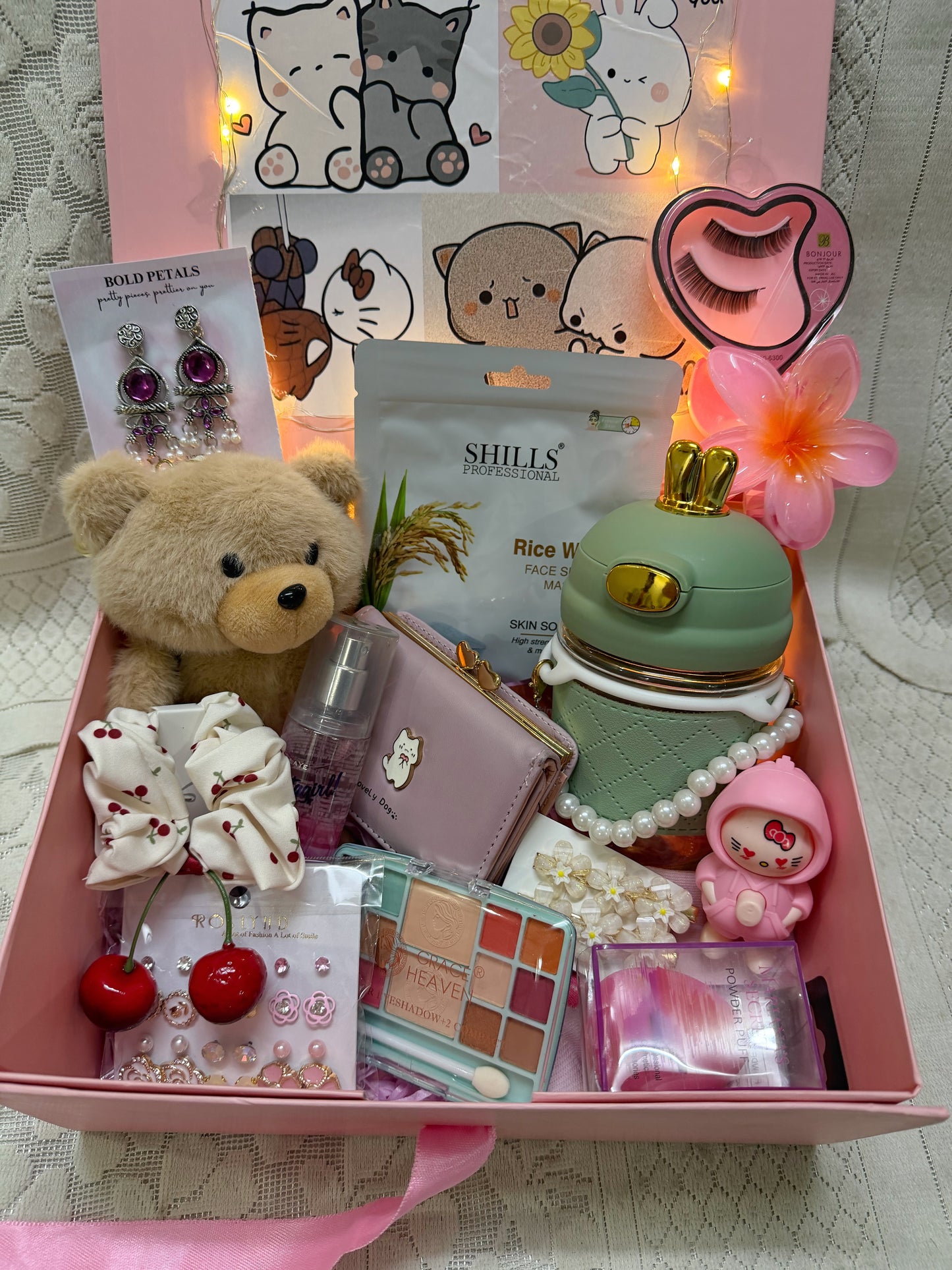 Cuddle gift hamper