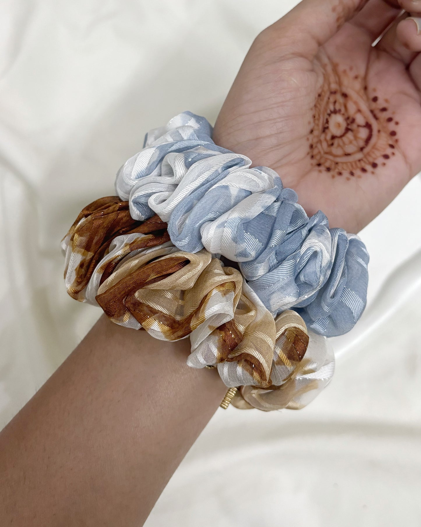 Ruffled scrunchie (set of 2)