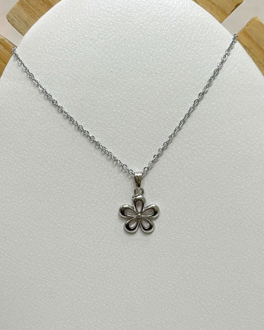 Little Daisy pendant