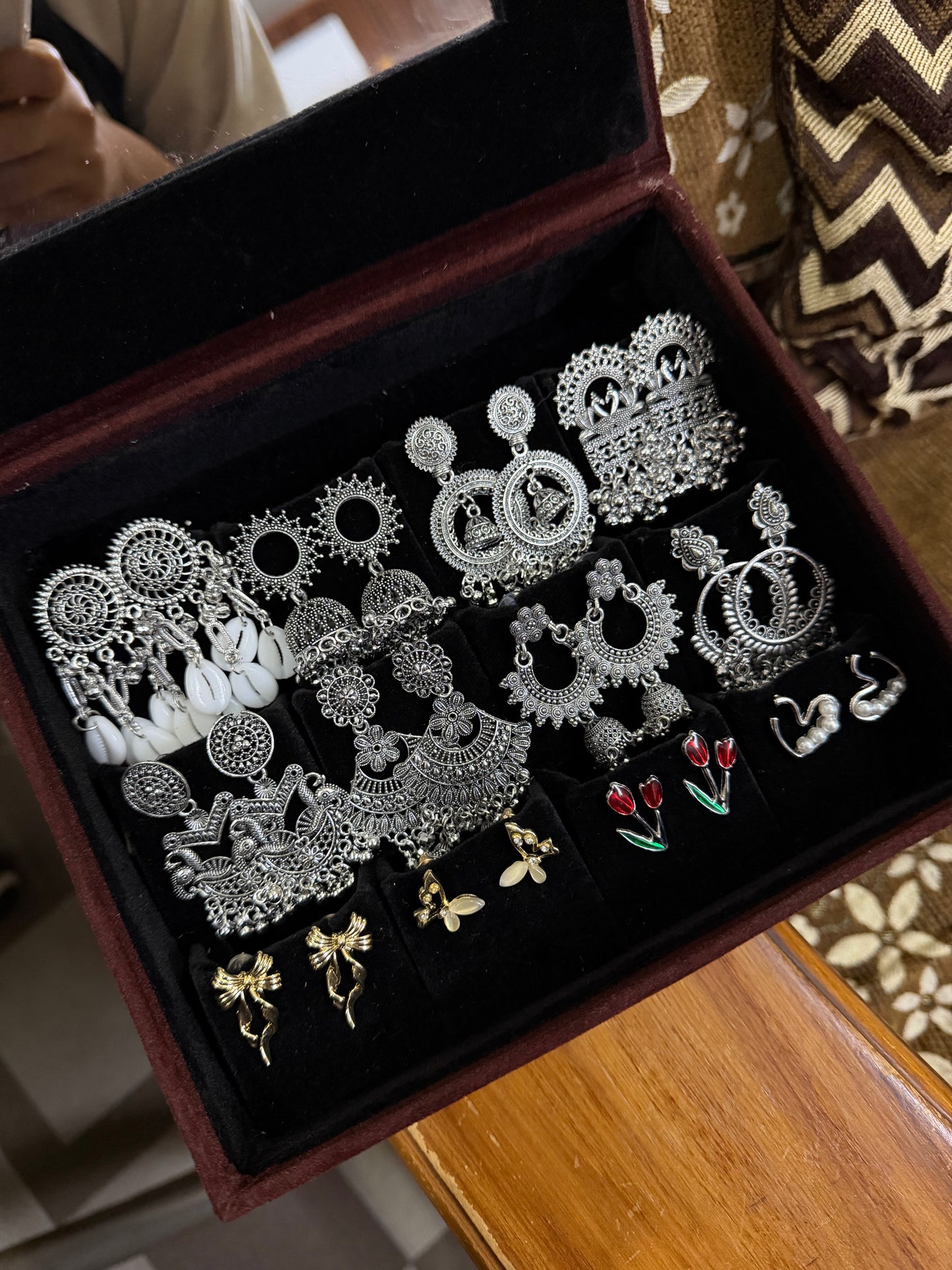 Jhumka mirror box