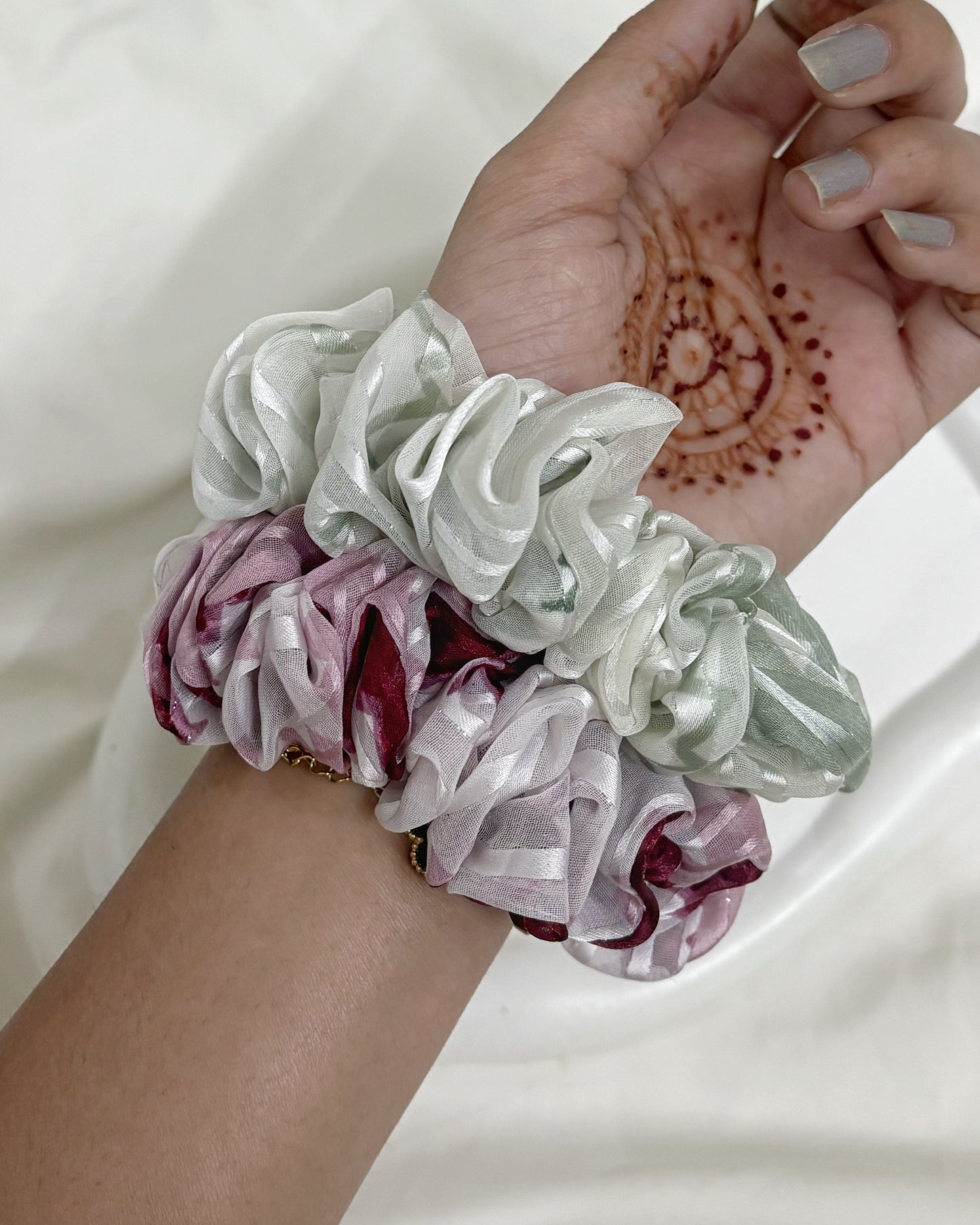 Ruffled scrunchie (set of 2)