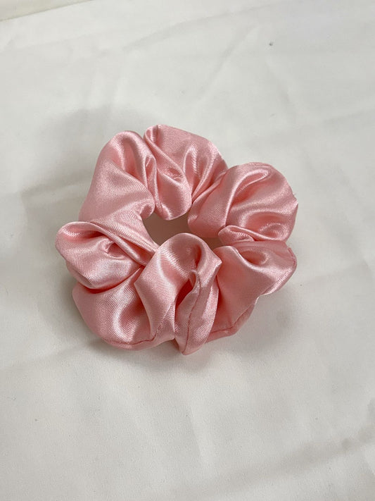 carrot pink scrunchie
