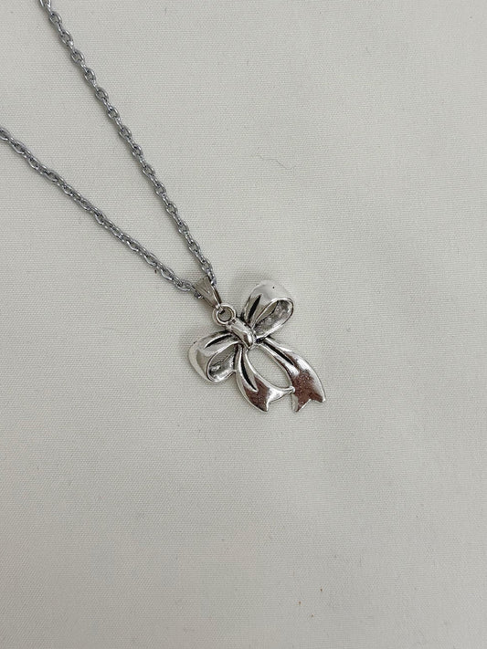 Bow pendant