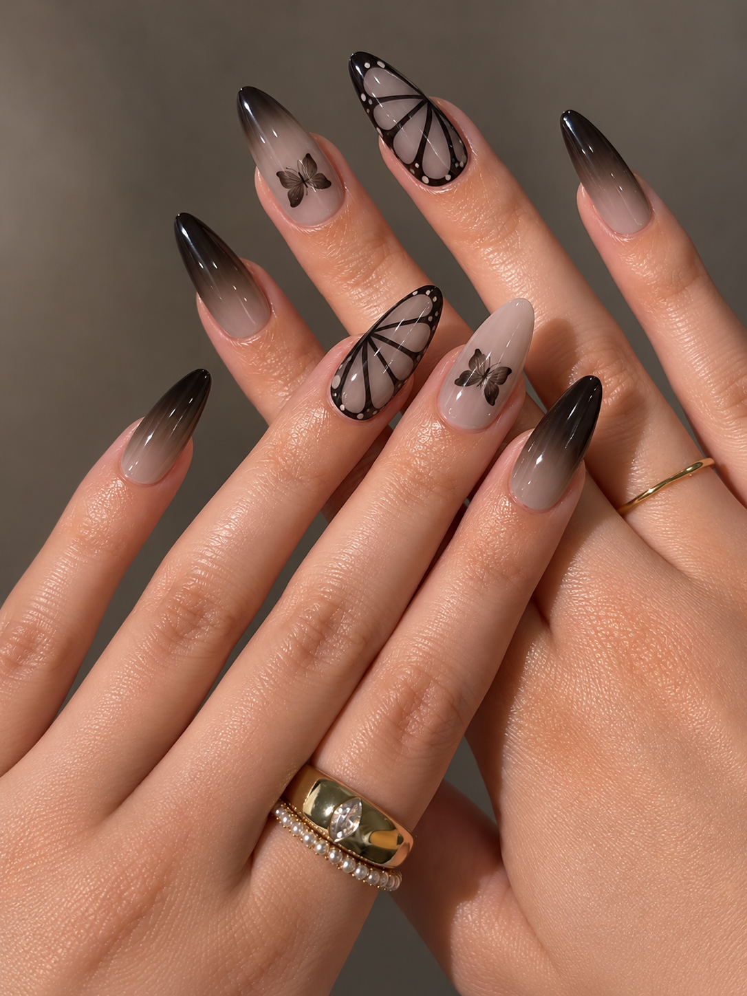 Butterfly Print press on nails (grey)